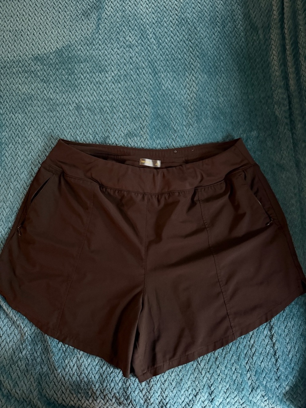 tek gear Black Women's Athletic Shorts with Zip Pockets 5in inseam